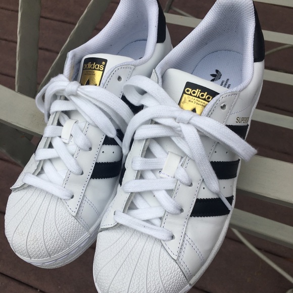 BRAND NEW Classic Adidas Superstars - Picture 1 of 7